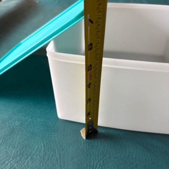 Tupperware 6284 Freeze it storage container with snowflake pattern. - Picture 9 of 10